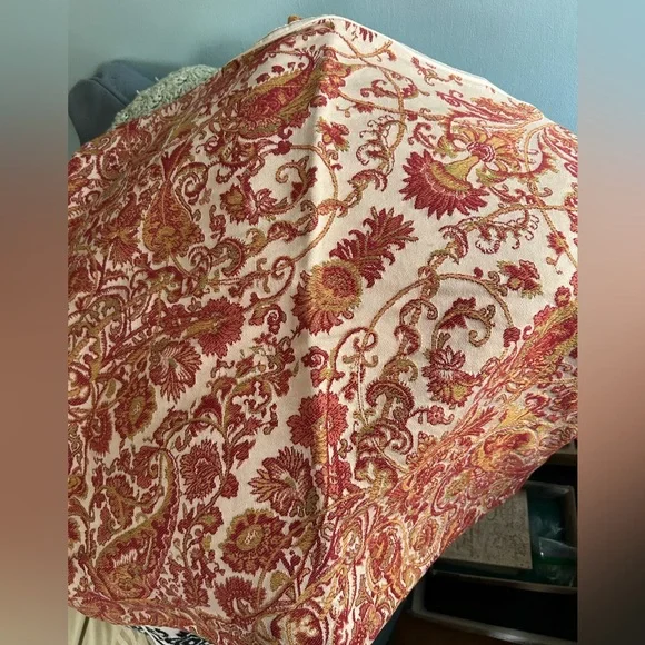 Pottery Barn Red and Cream Paisley pillowcases tapestry - Picture 3 of 3